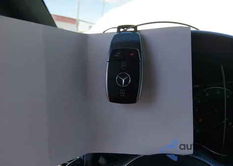 2023 Mercedes-Benz C 300 Coupe z USA, uszkodzony, nr VIN W1KWJ8DBBPG118337